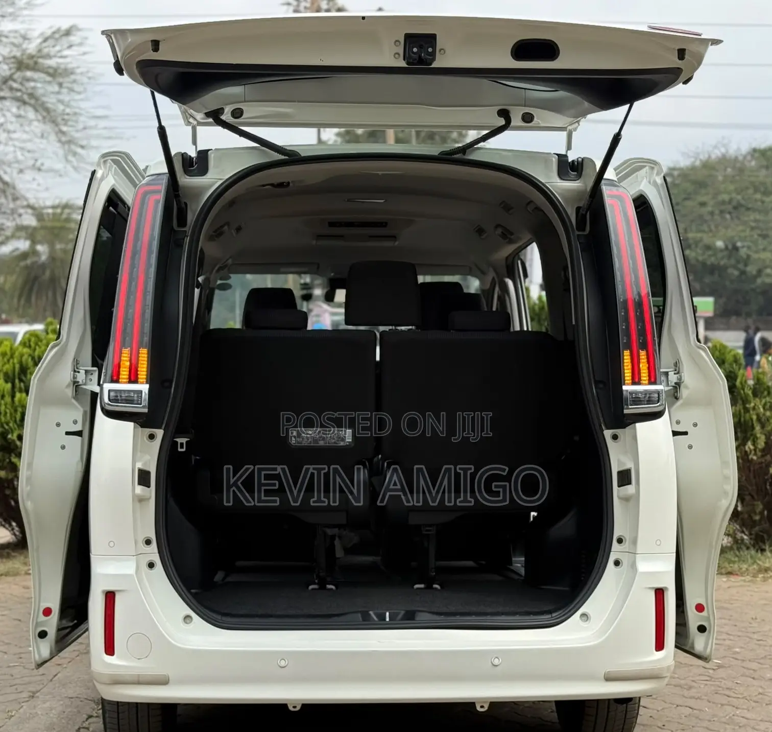 Toyota Noah 2020 White