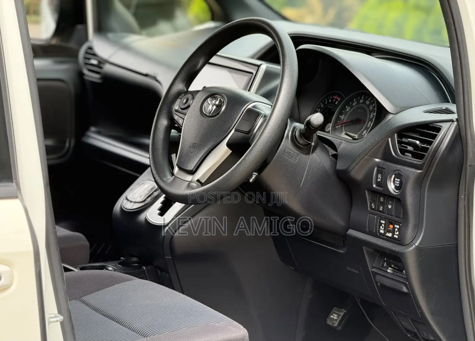 Toyota Noah 2020 White