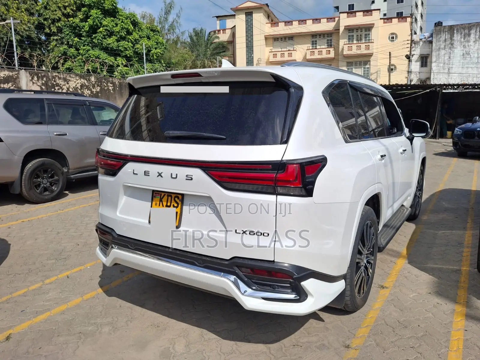 Toyota Lexcen 2022 White