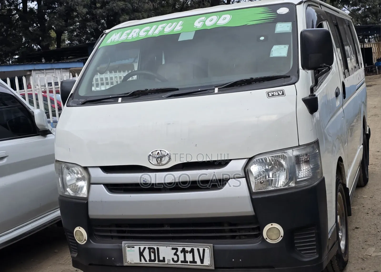 Toyota HiAce 2016 White