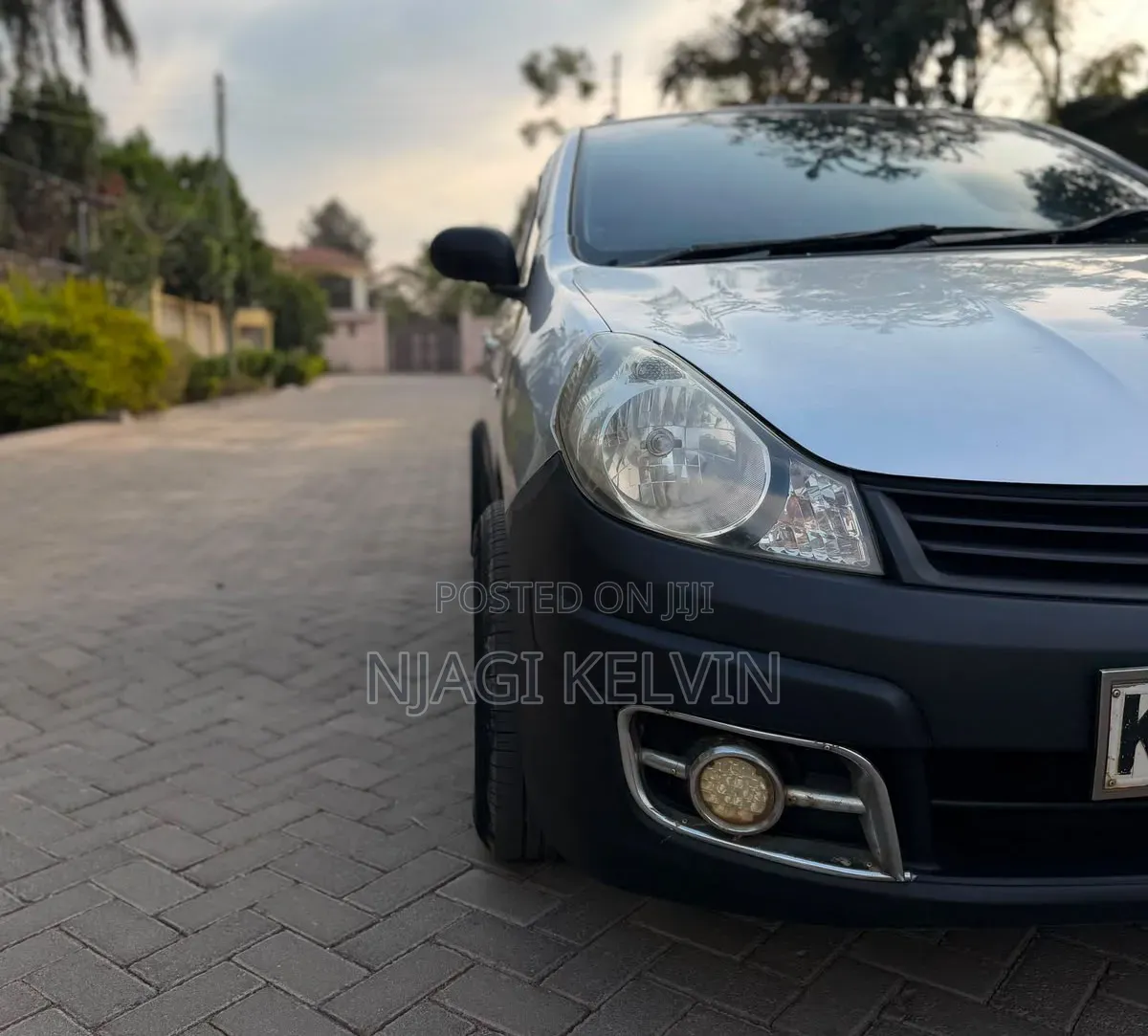 Nissan Advan 2009 Gray