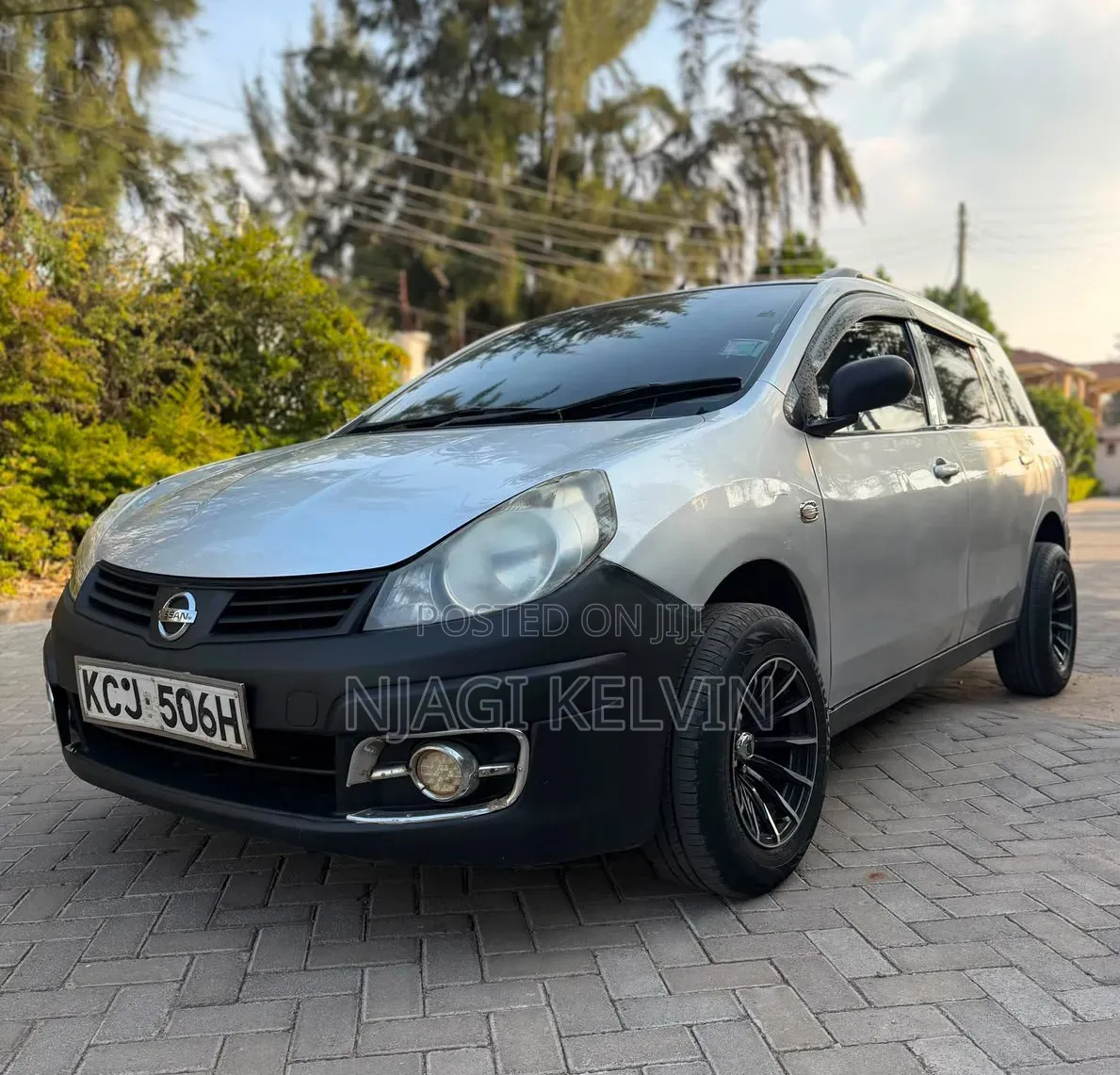 Nissan Advan 2009 Gray