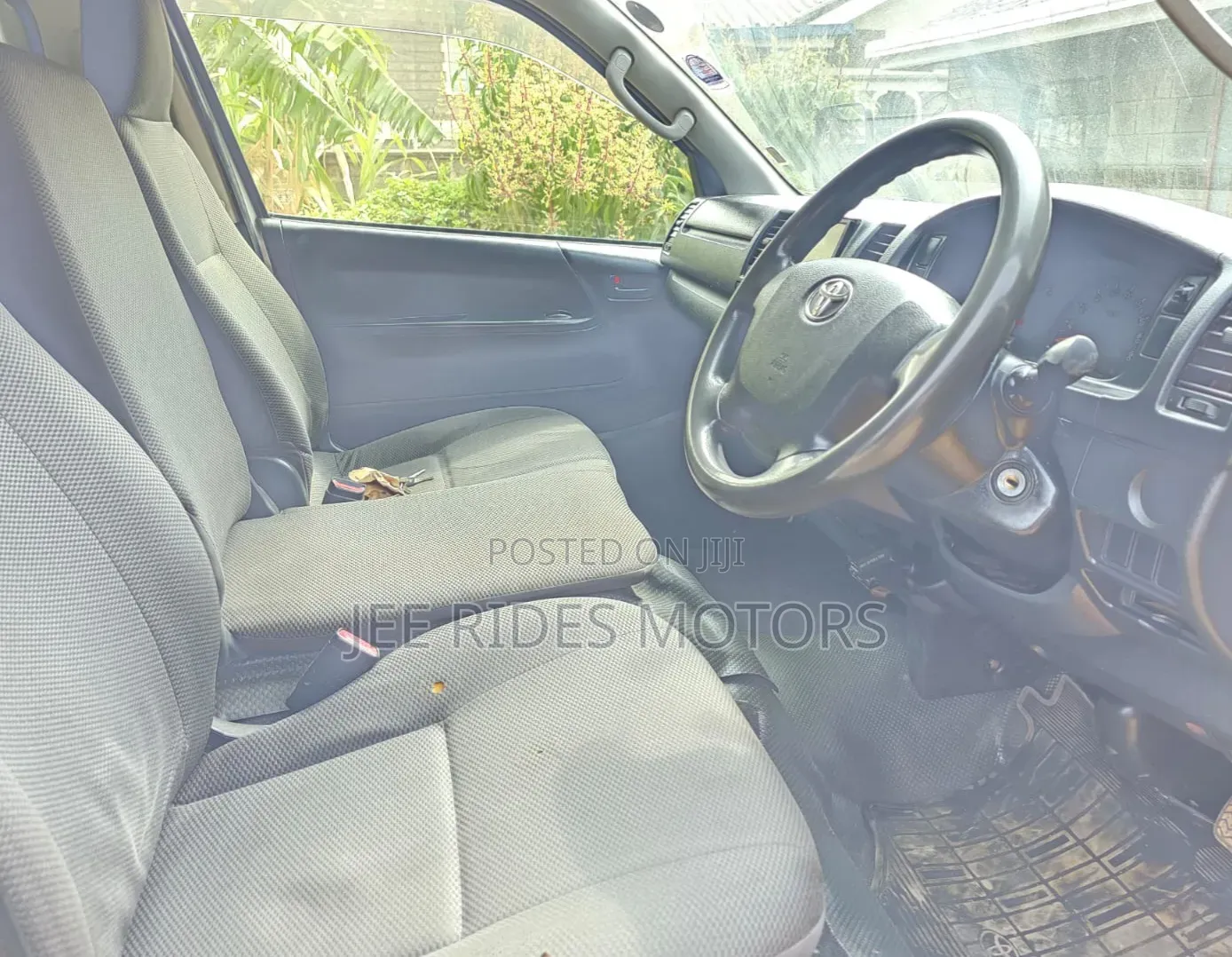 Toyota HiAce 2014 White