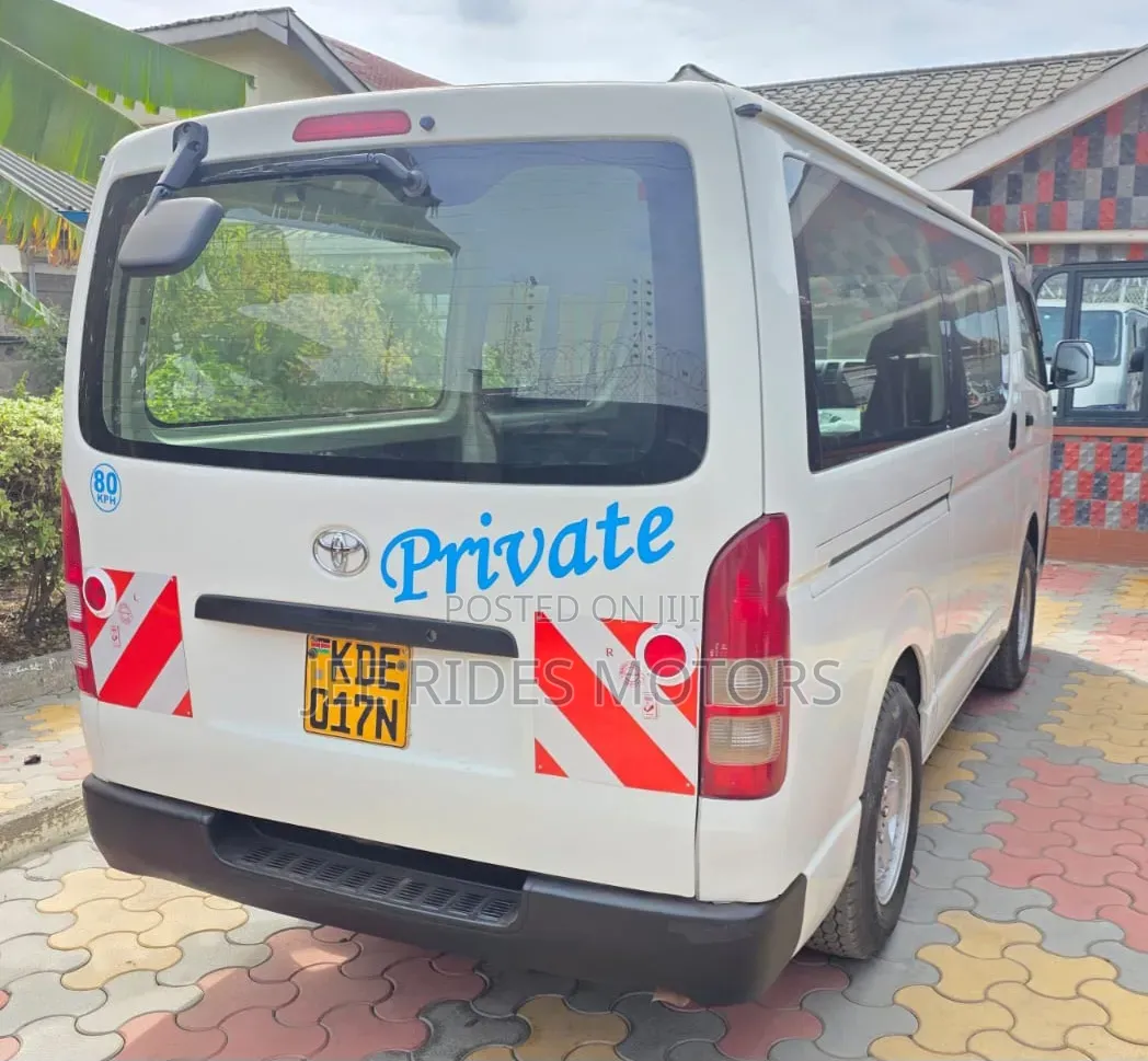 Toyota HiAce 2014 White