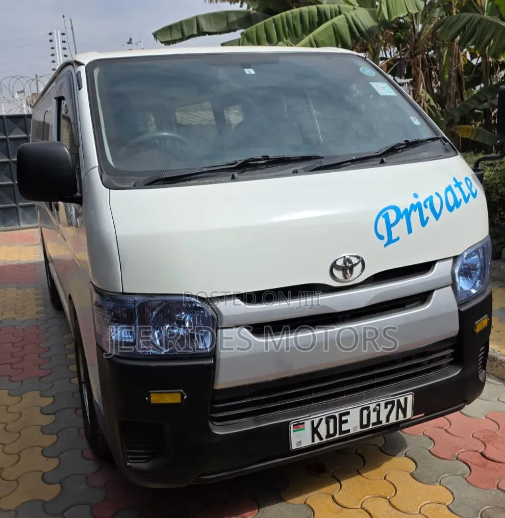 Toyota HiAce 2014 White