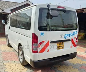 Toyota HiAce 2014 White