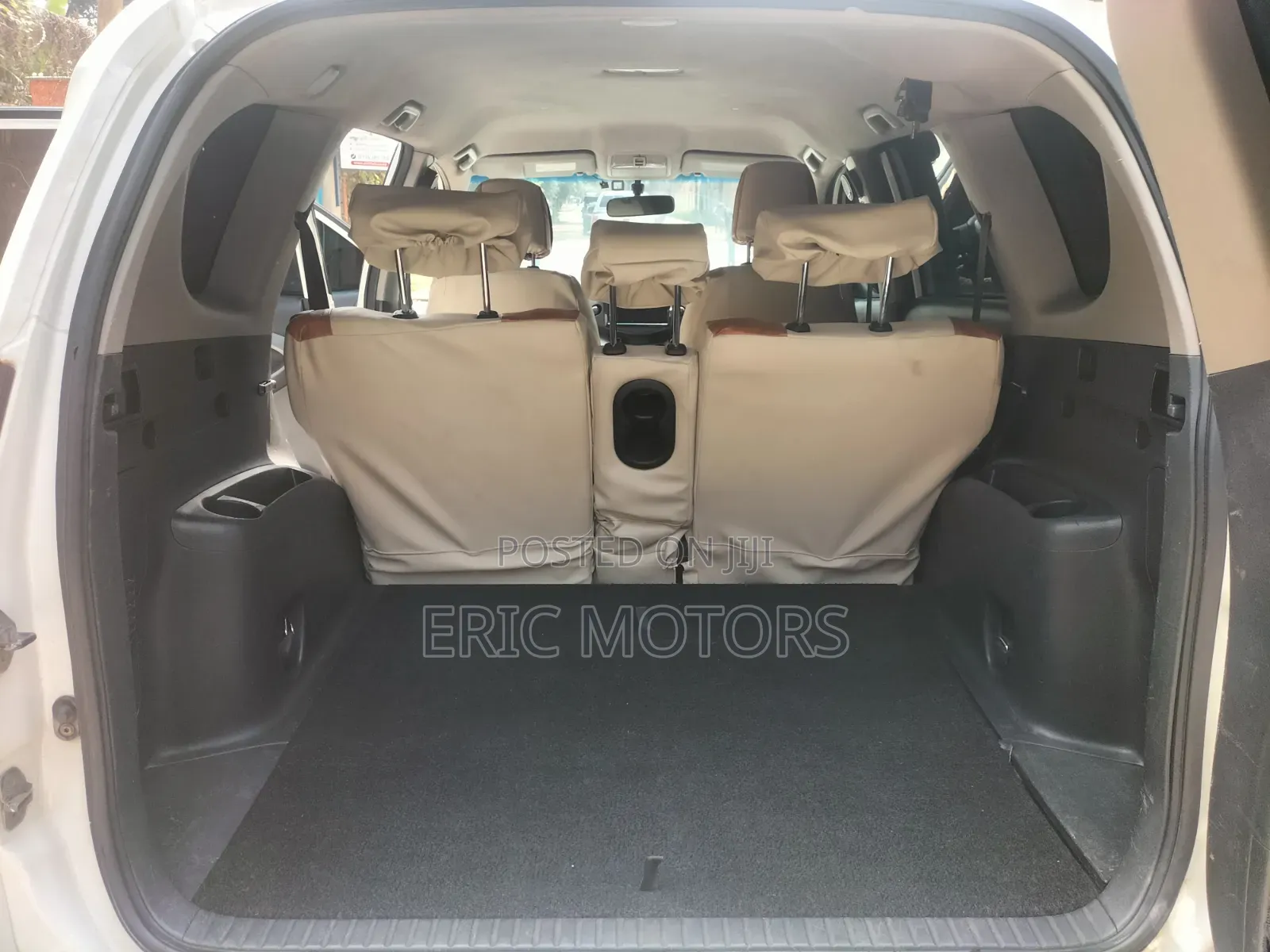 Toyota Vanguard 2011 White