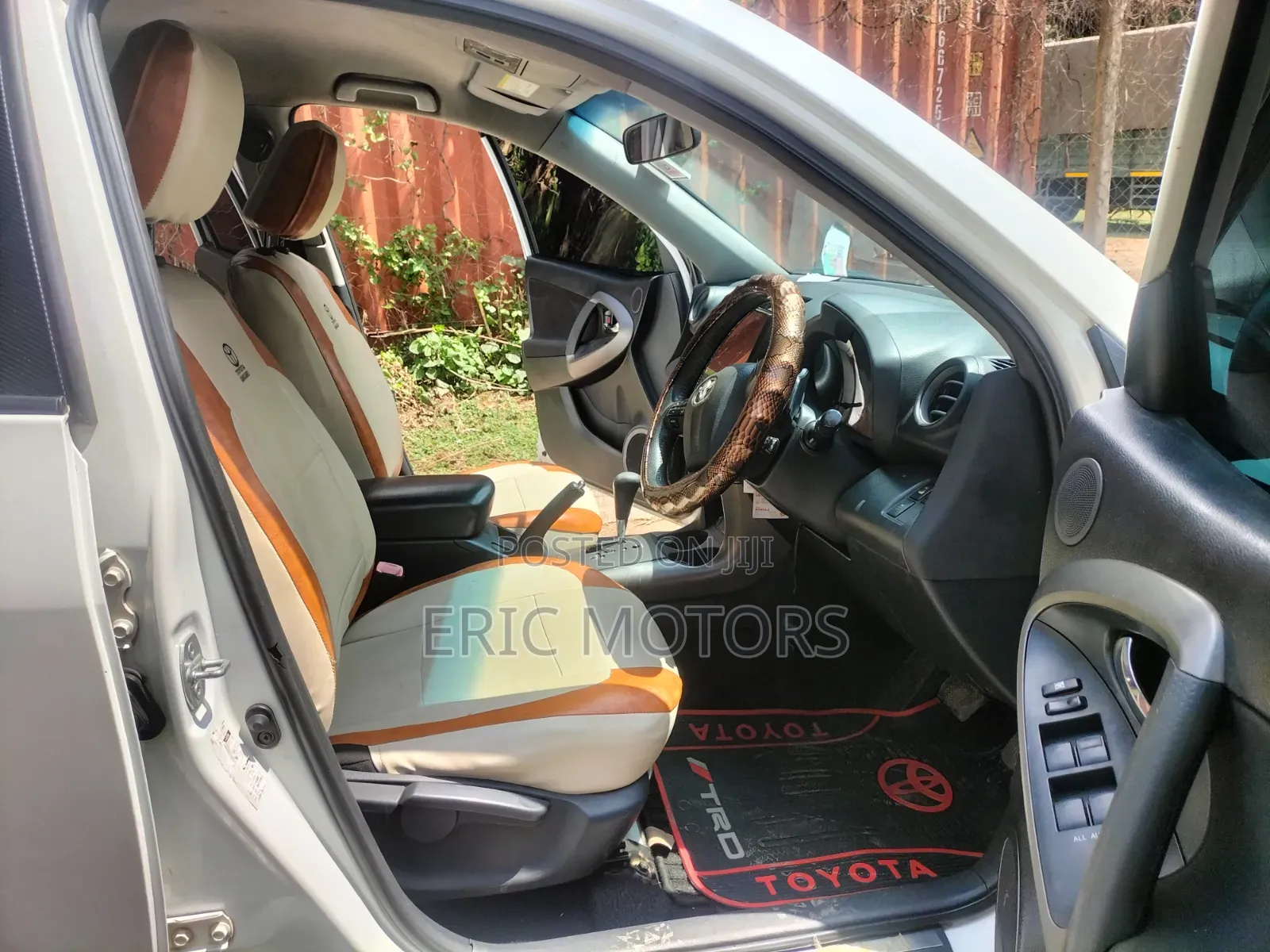 Toyota Vanguard 2011 White