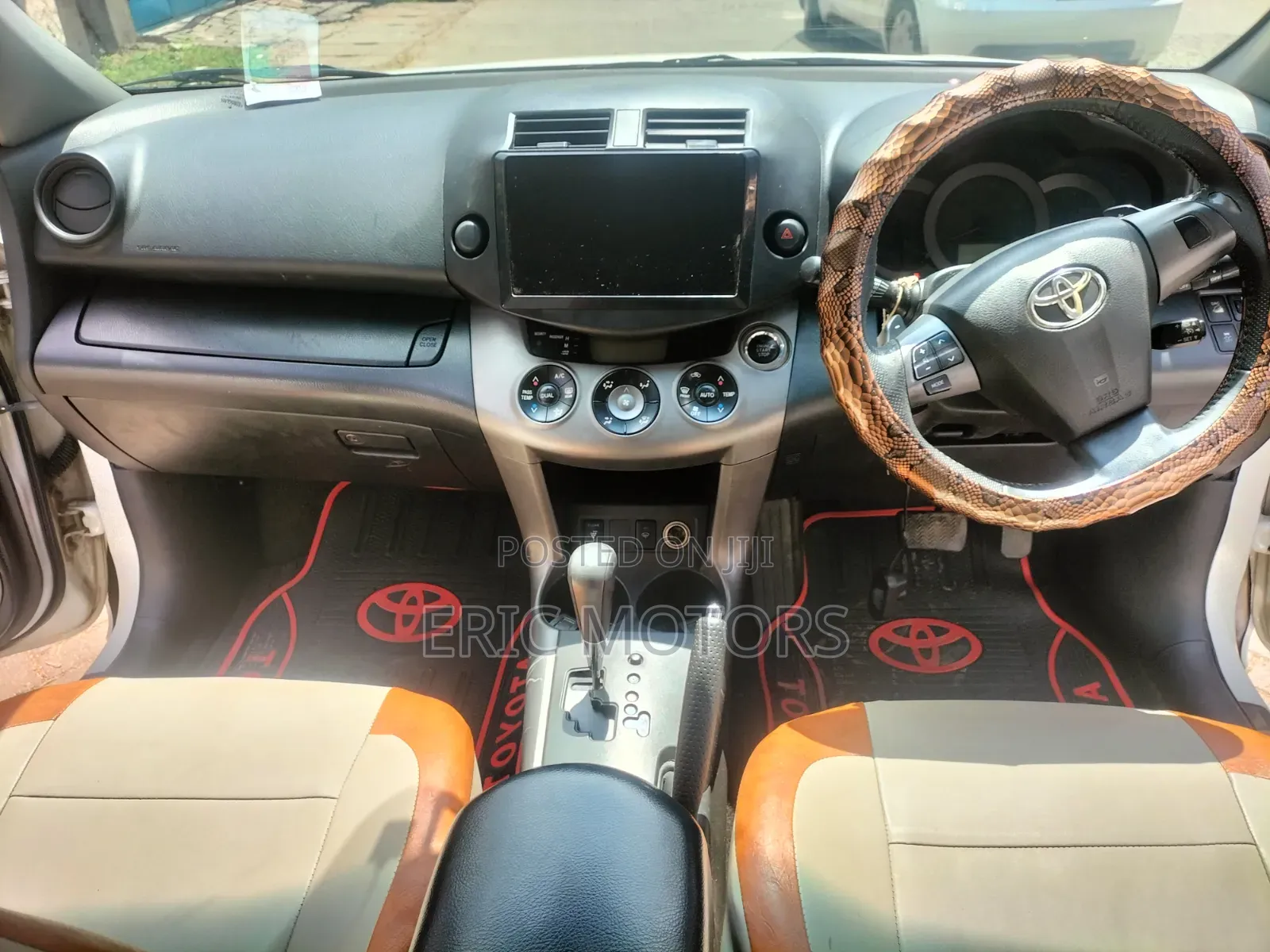 Toyota Vanguard 2011 White