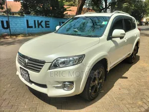 Toyota Vanguard 2011 White