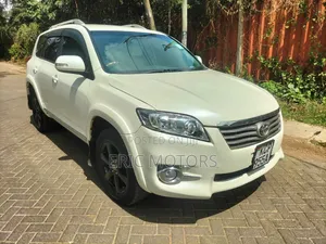 Toyota Vanguard 2011 White