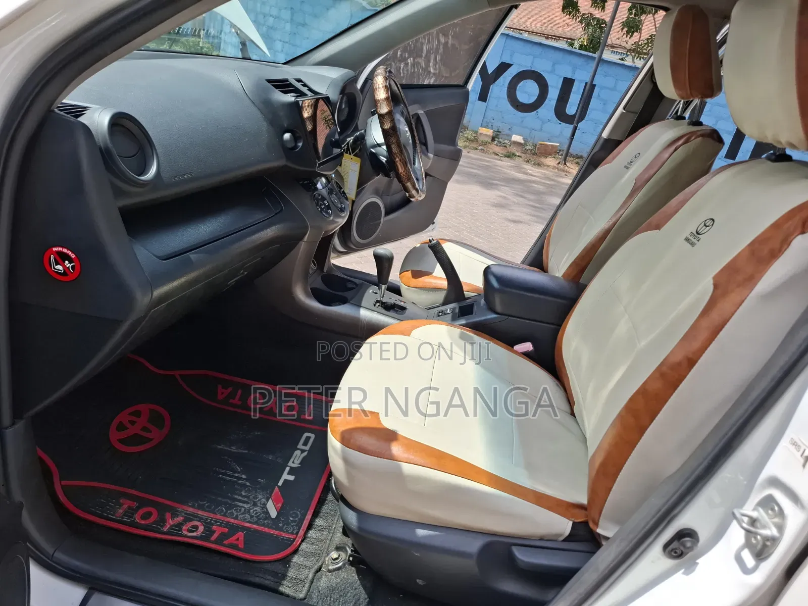 Toyota Vanguard 2010 White