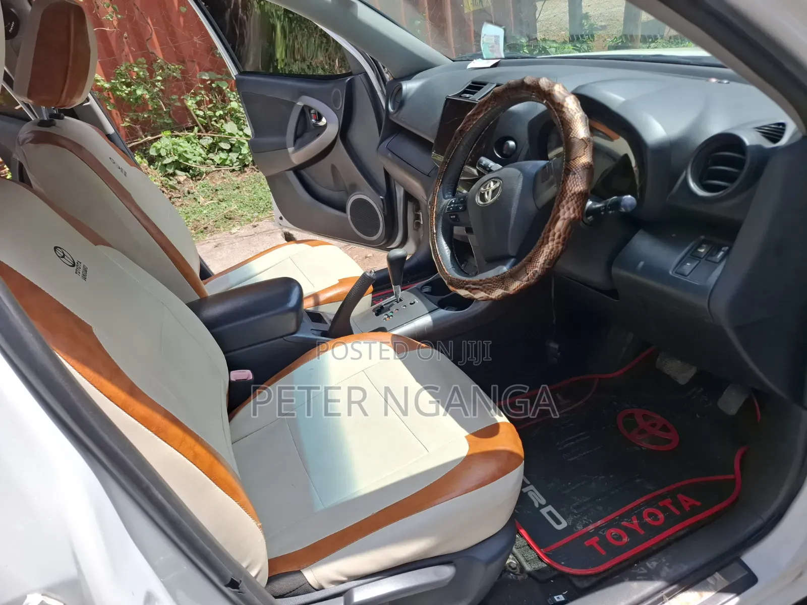 Toyota Vanguard 2010 White