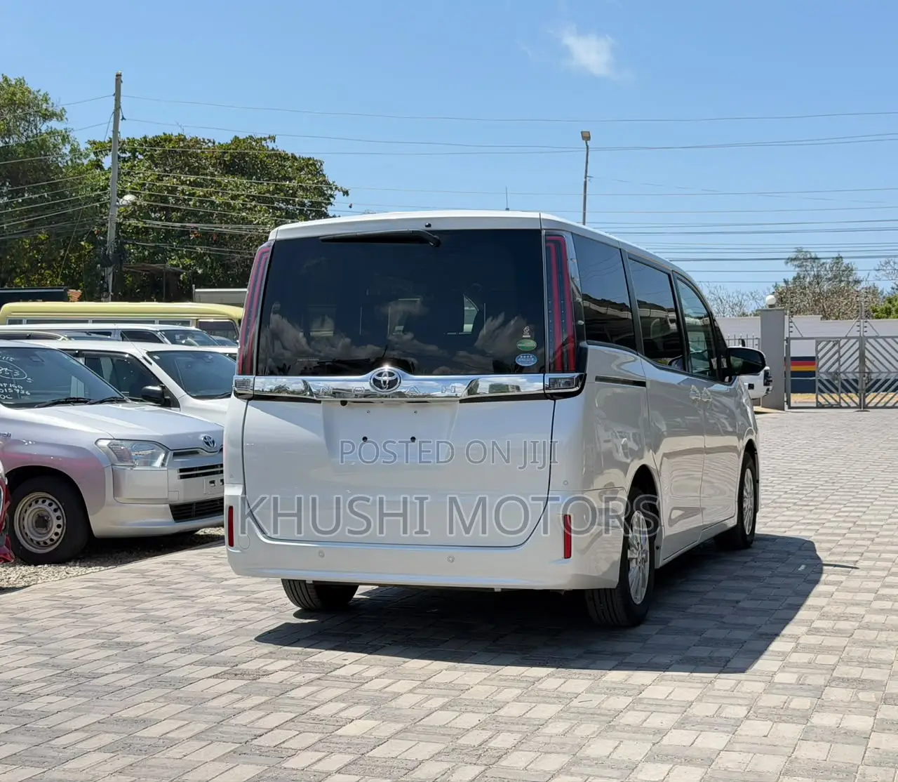 Toyota Noah 2019 White