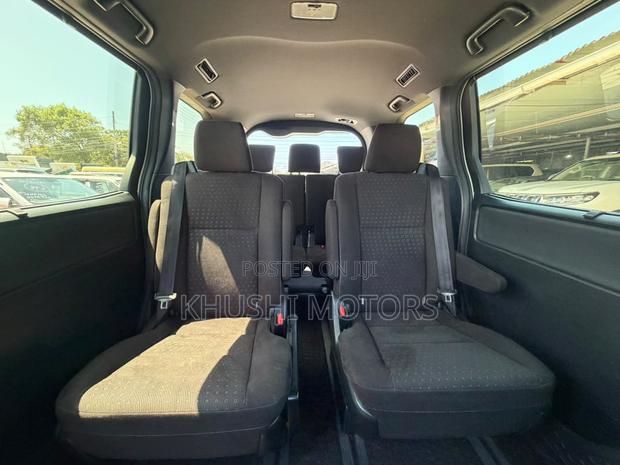 Toyota Noah 2019 White - thumbnail 8