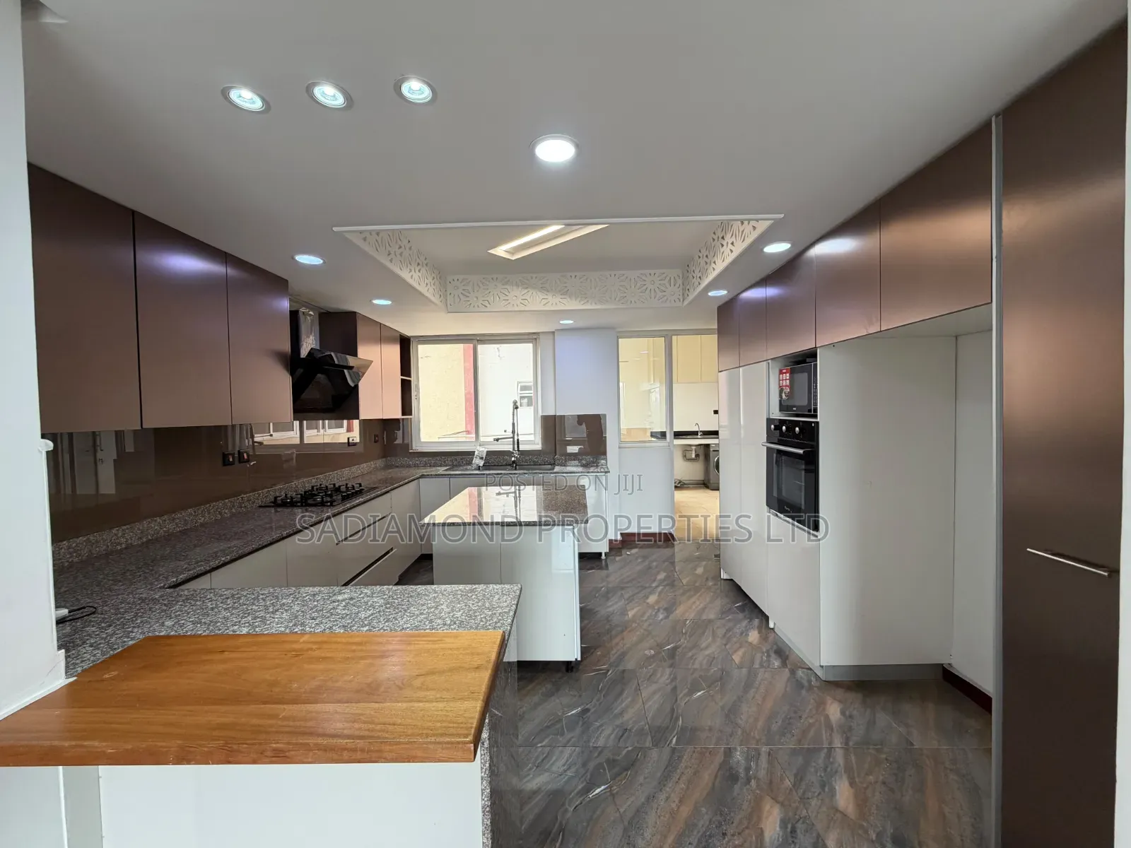 5bdrm Duplex in Spring Valley for rent