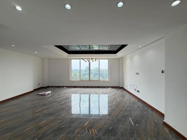 5bdrm Duplex in Spring Valley for rent - thumbnail 2