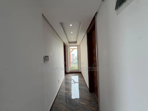 5bdrm Duplex in Spring Valley for rent - thumbnail 4