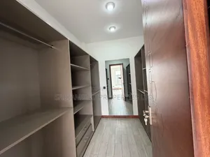 5bdrm Duplex in Spring Valley for rent