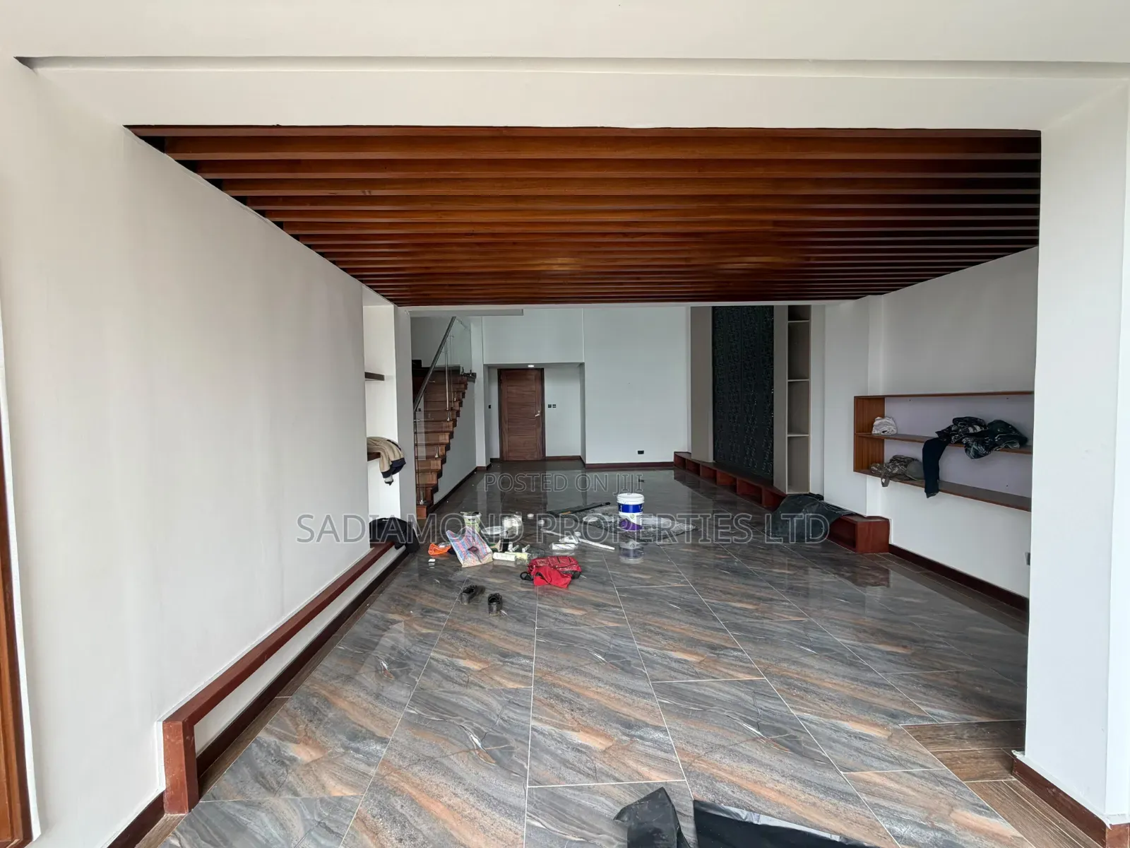 5bdrm Duplex in Spring Valley for rent