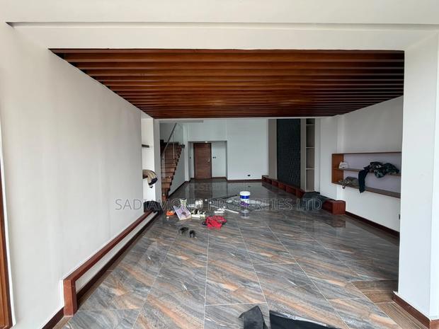 5bdrm Duplex in Spring Valley for rent - thumbnail 10