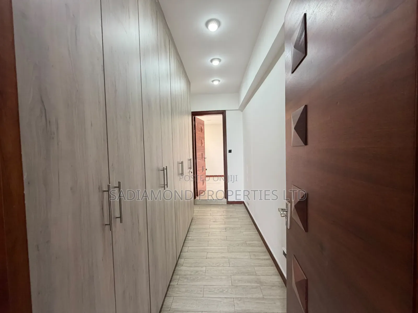 5bdrm Duplex in Spring Valley for rent