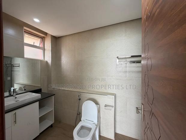 5bdrm Duplex in Spring Valley for rent - thumbnail 13