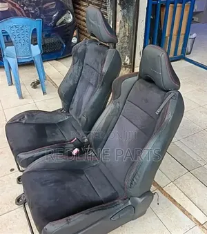 Toyota GT86 Front Seats