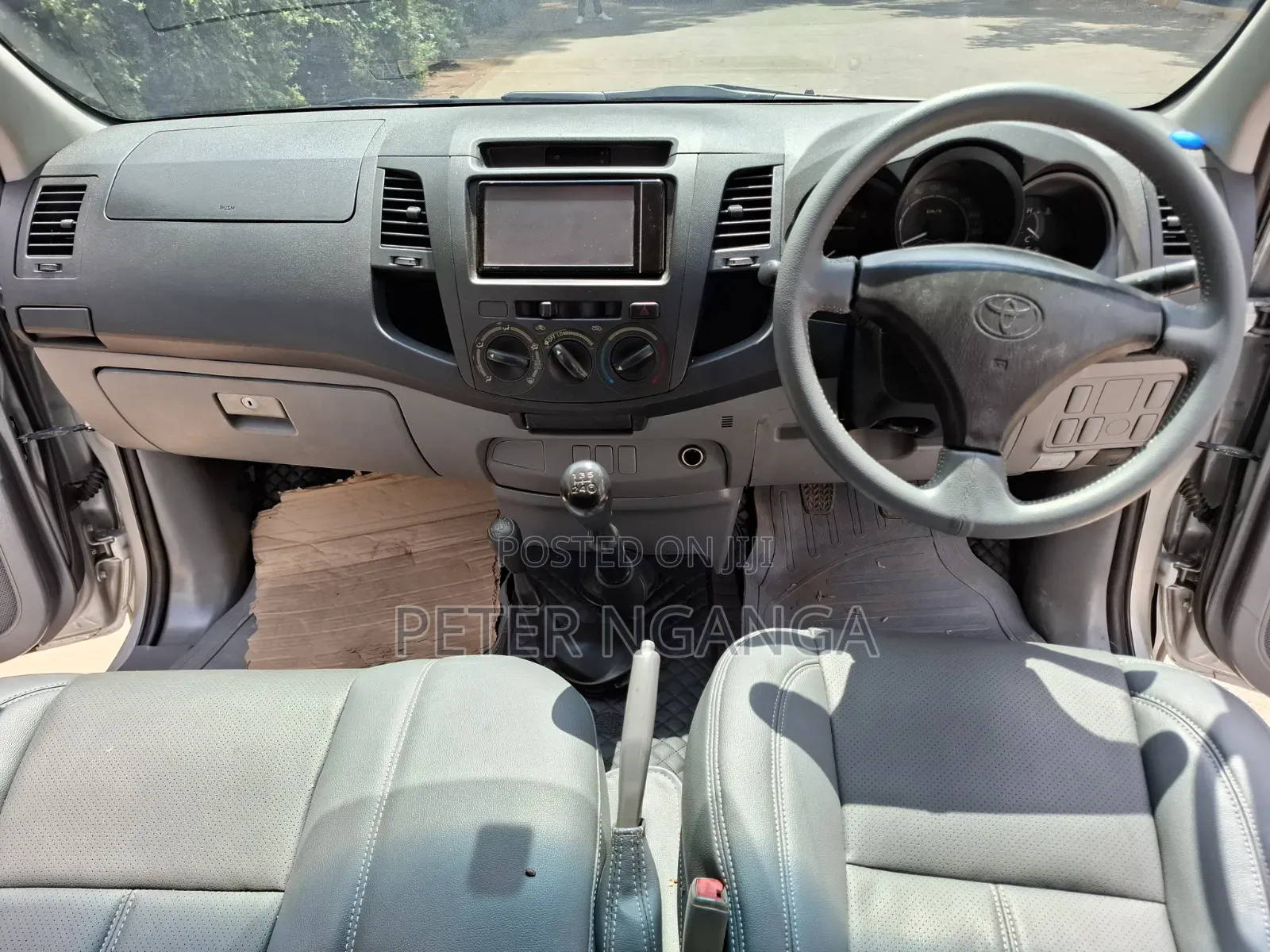 Toyota Hilux 2011 Silver