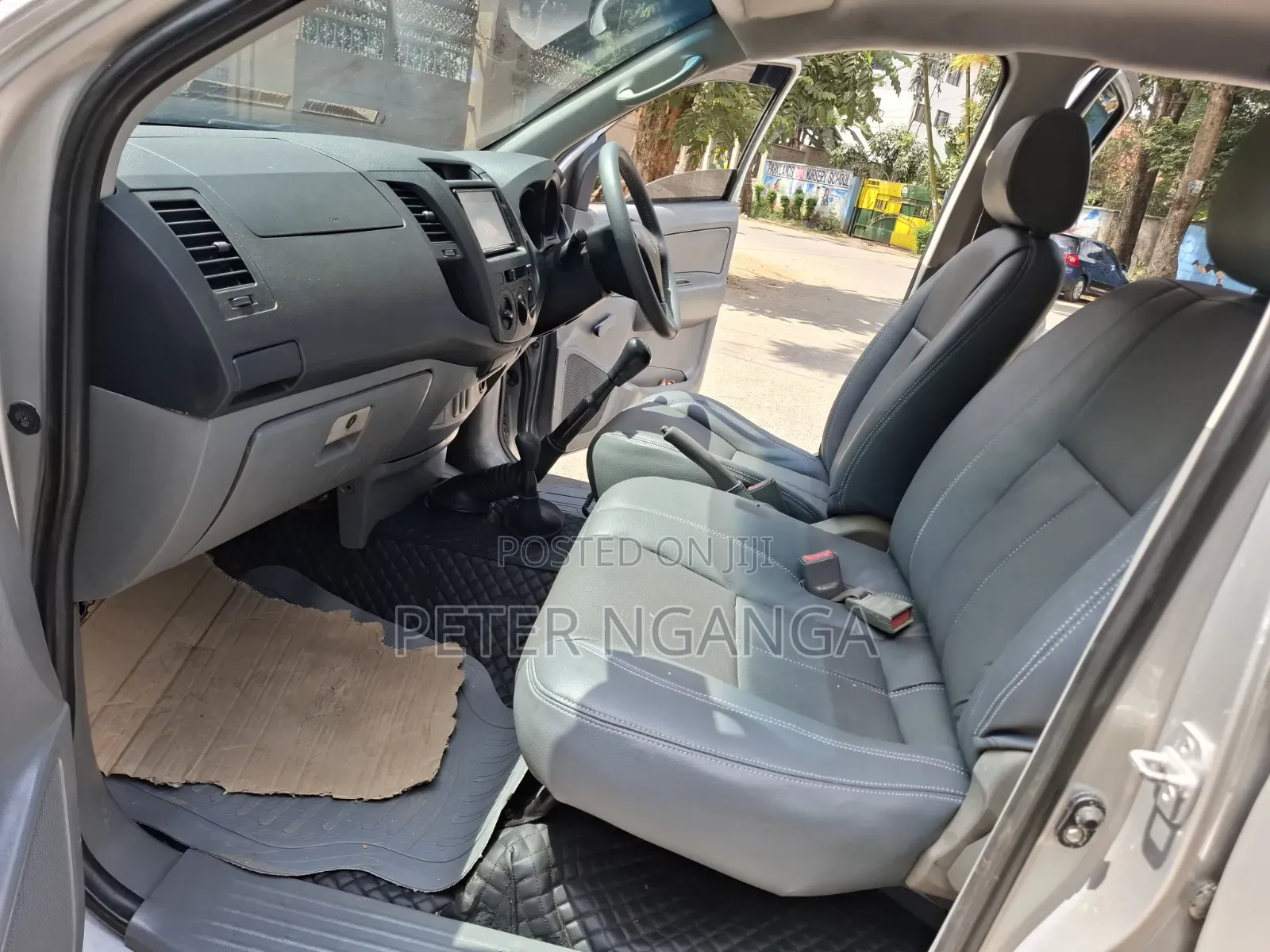 Toyota Hilux 2011 Silver