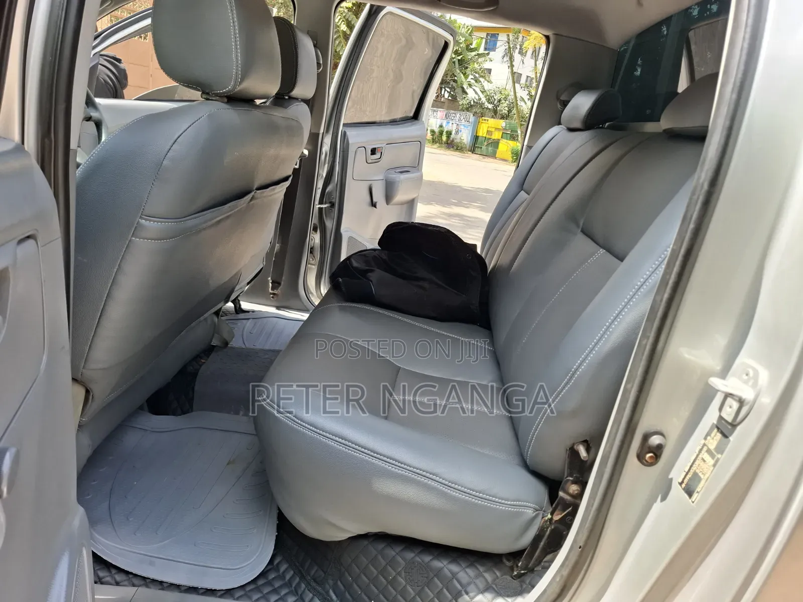 Toyota Hilux 2011 Silver