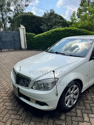 Mercedes-Benz C200 2011 White