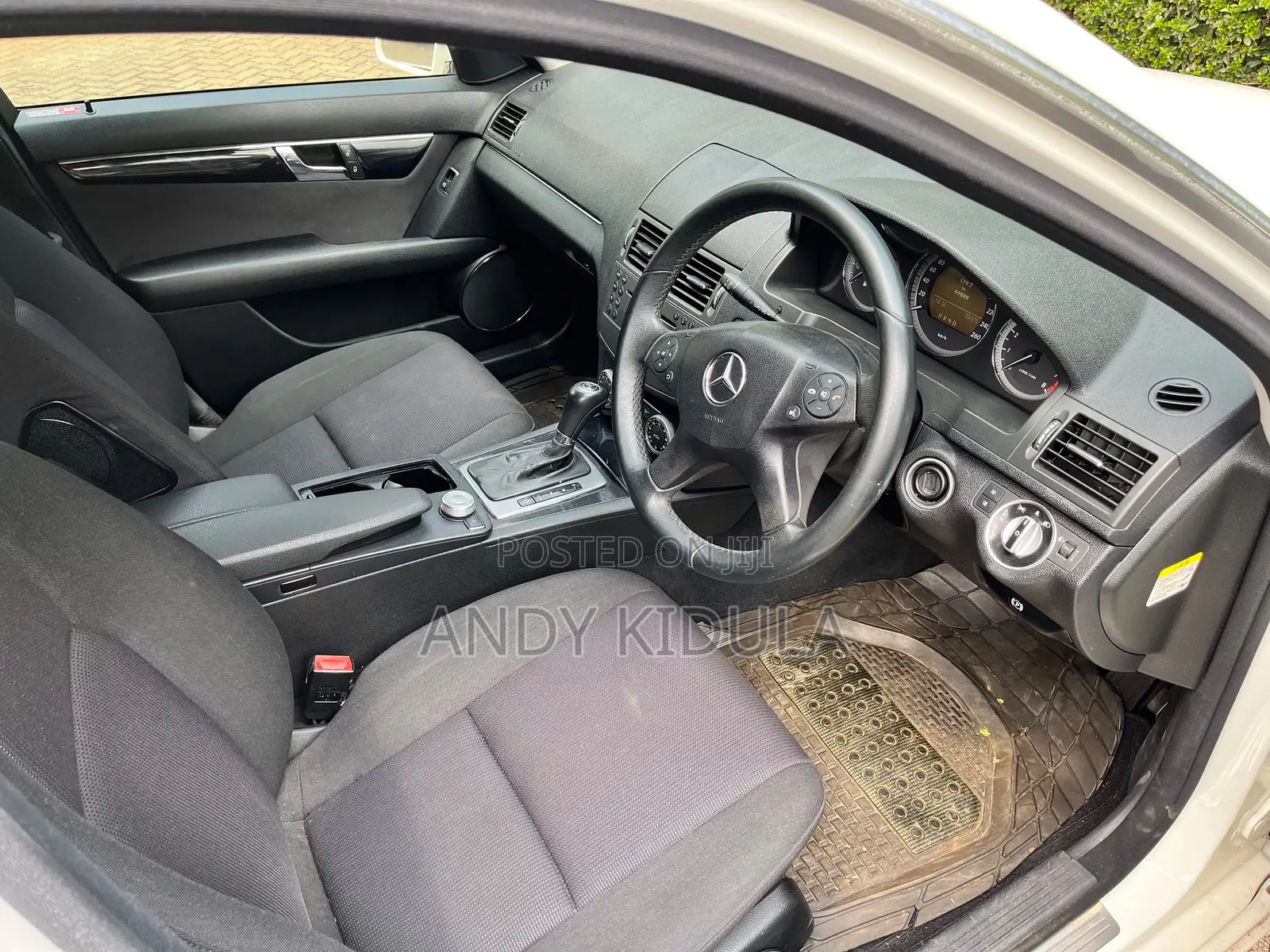 Mercedes-Benz C200 2011 White
