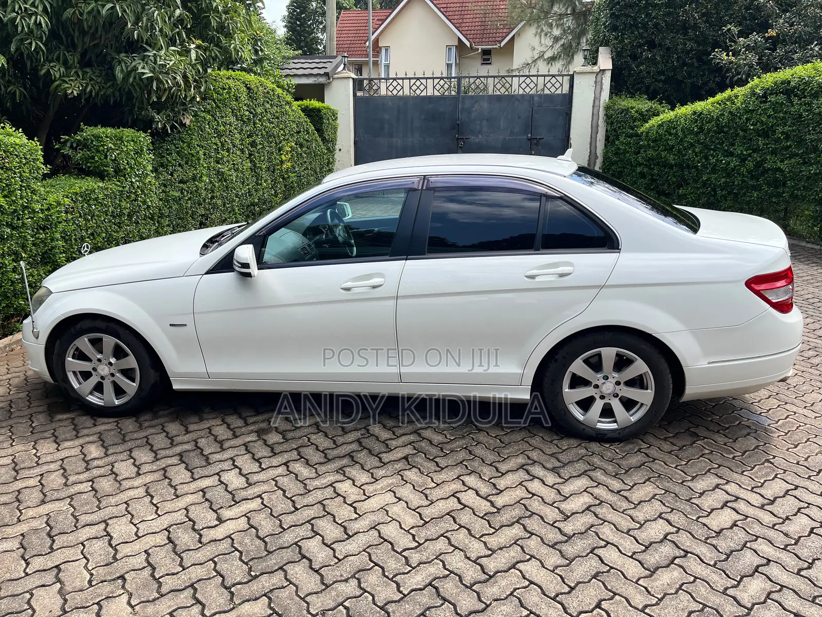 Mercedes-Benz C200 2011 White