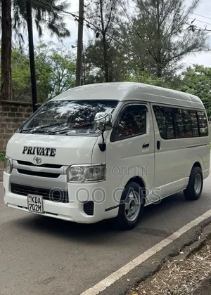 Toyota HiAce 2014 White