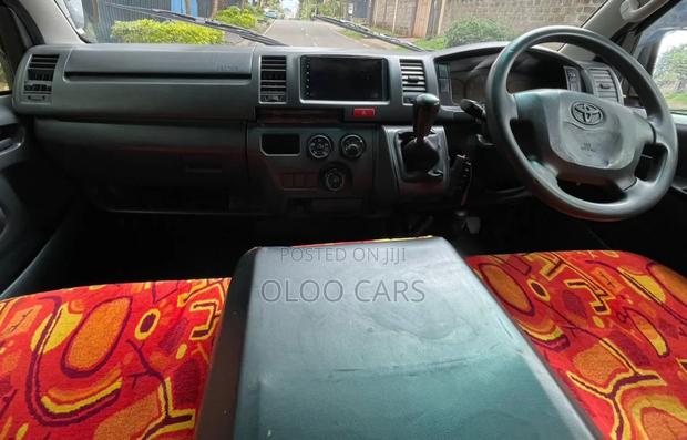 Toyota HiAce 2014 White - thumbnail 4