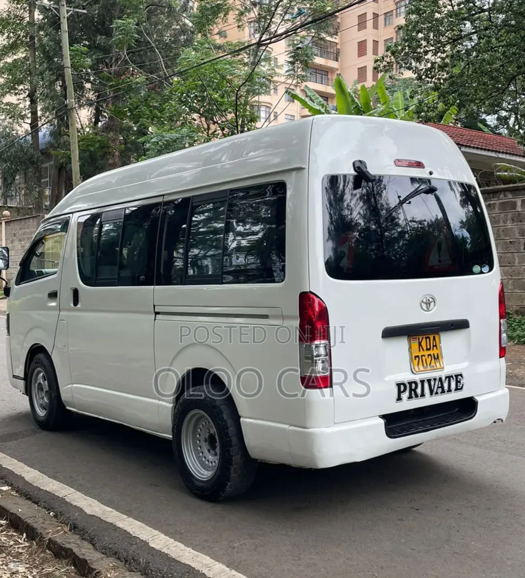 Toyota HiAce 2014 White