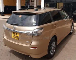 Toyota Wish 2012 Gold
