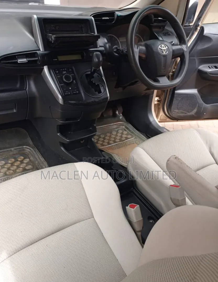 Toyota Wish 2012 Gold