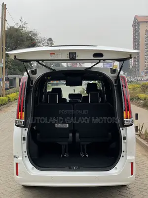 Toyota Esquire 2019 White