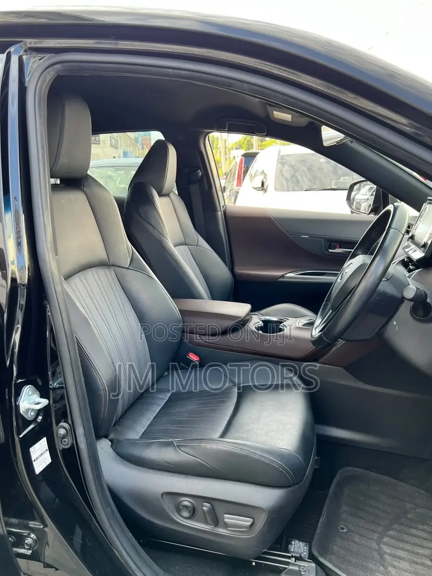 Toyota Harrier 2.0 2020 Black