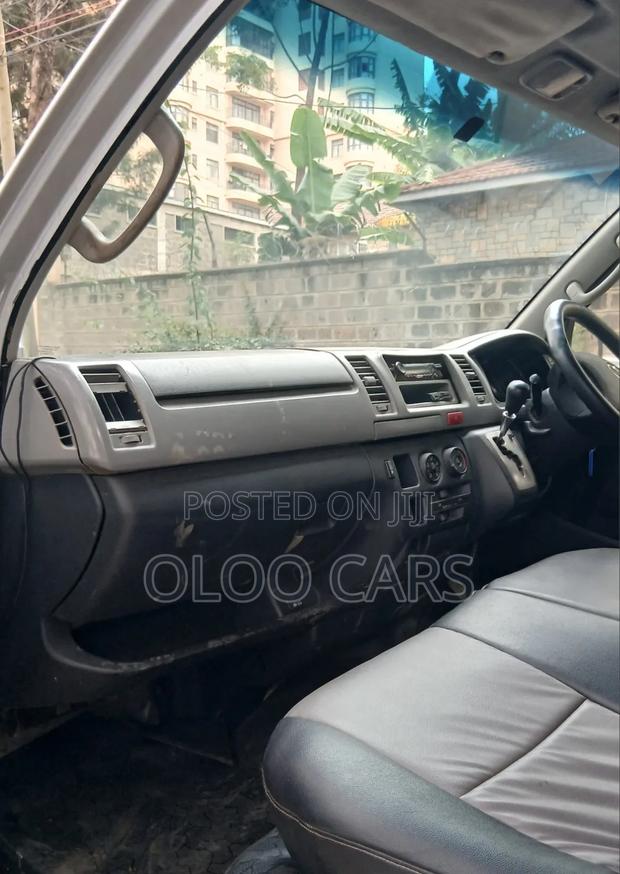 Toyota HiAce 2012 Silver - thumbnail 3