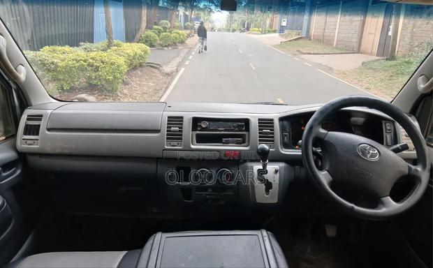 Toyota HiAce 2012 Silver - thumbnail 4