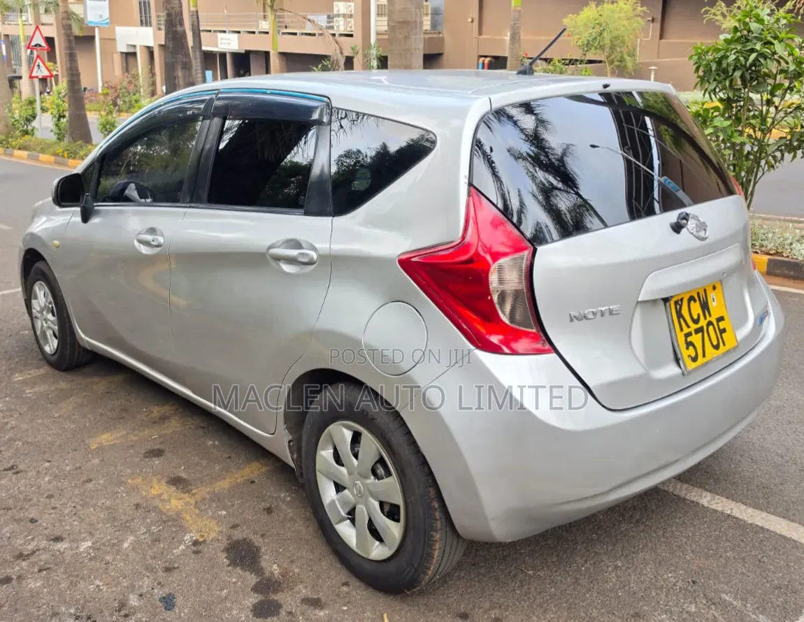 Nissan Note 2013 Silver