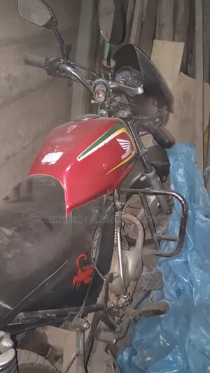 Honda CB 2021 Red