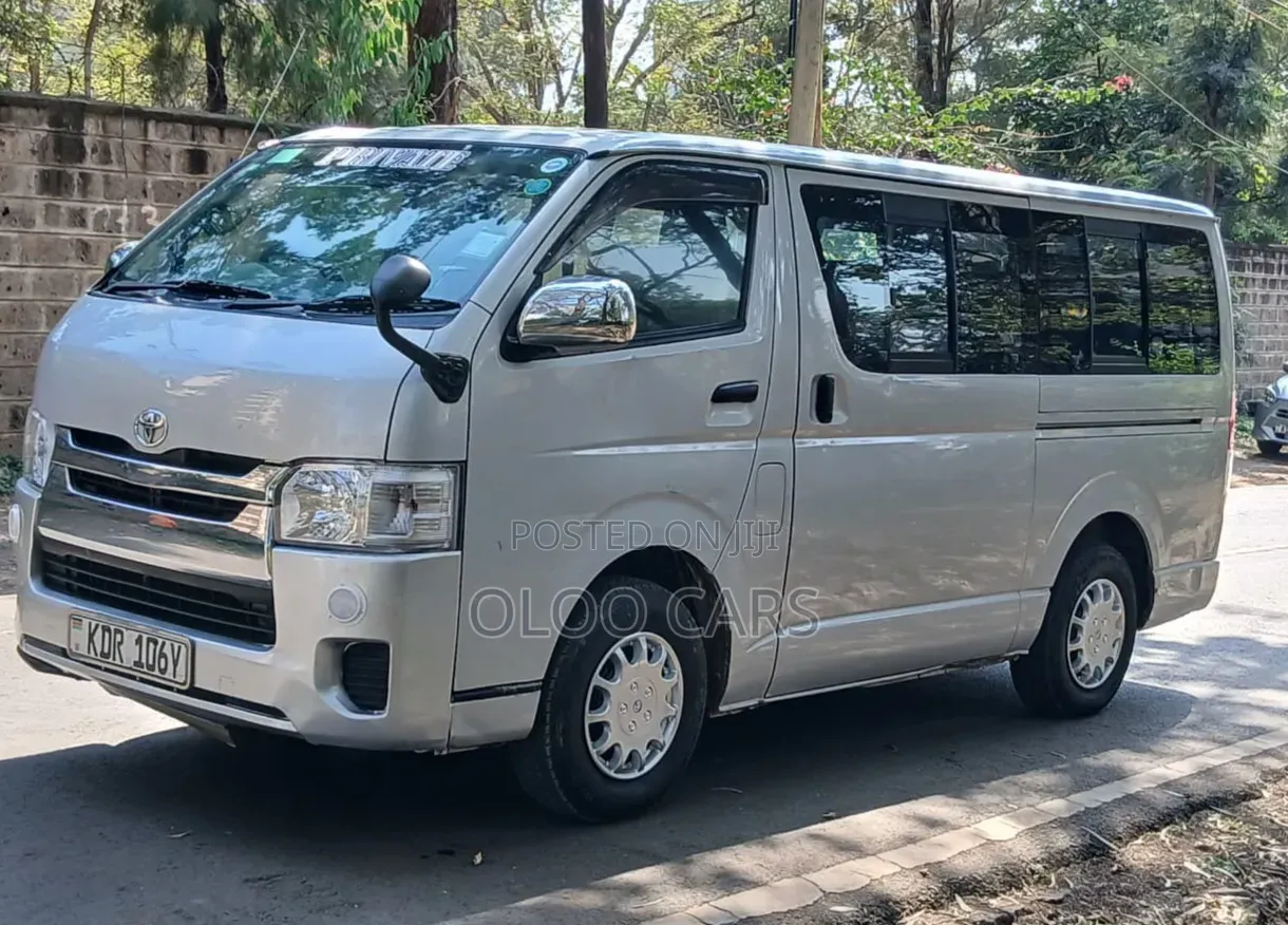 Toyota HiAce 2016 Silver
