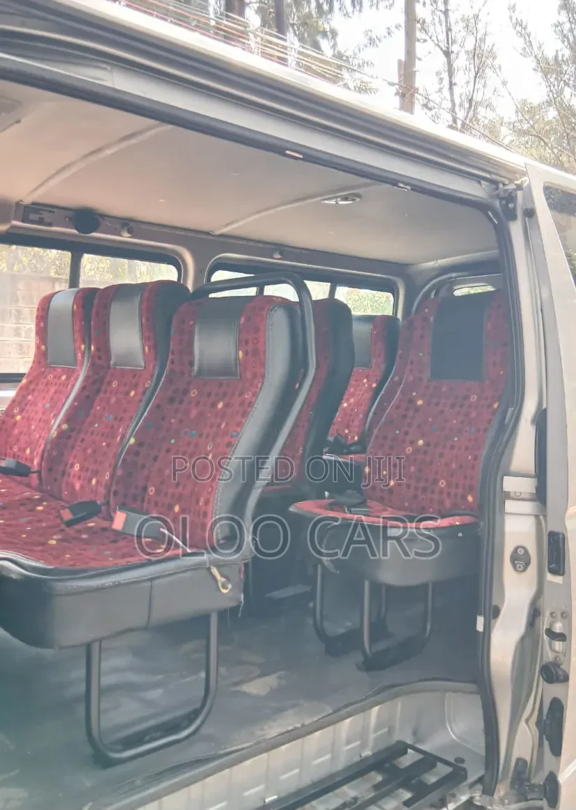 Toyota HiAce 2016 Silver