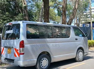 Toyota HiAce 2016 Silver