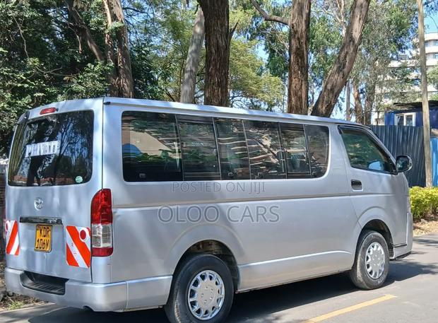 Toyota HiAce 2016 Silver - thumbnail 5