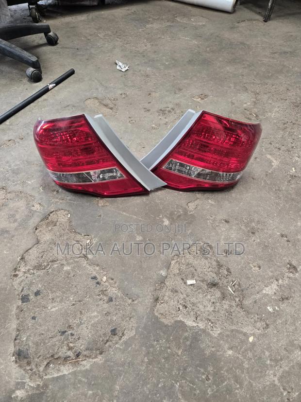 Axio 2010 Tail Light - thumbnail 2